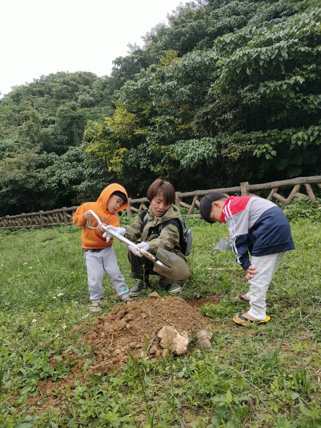 比謝川愛護会_植樹01