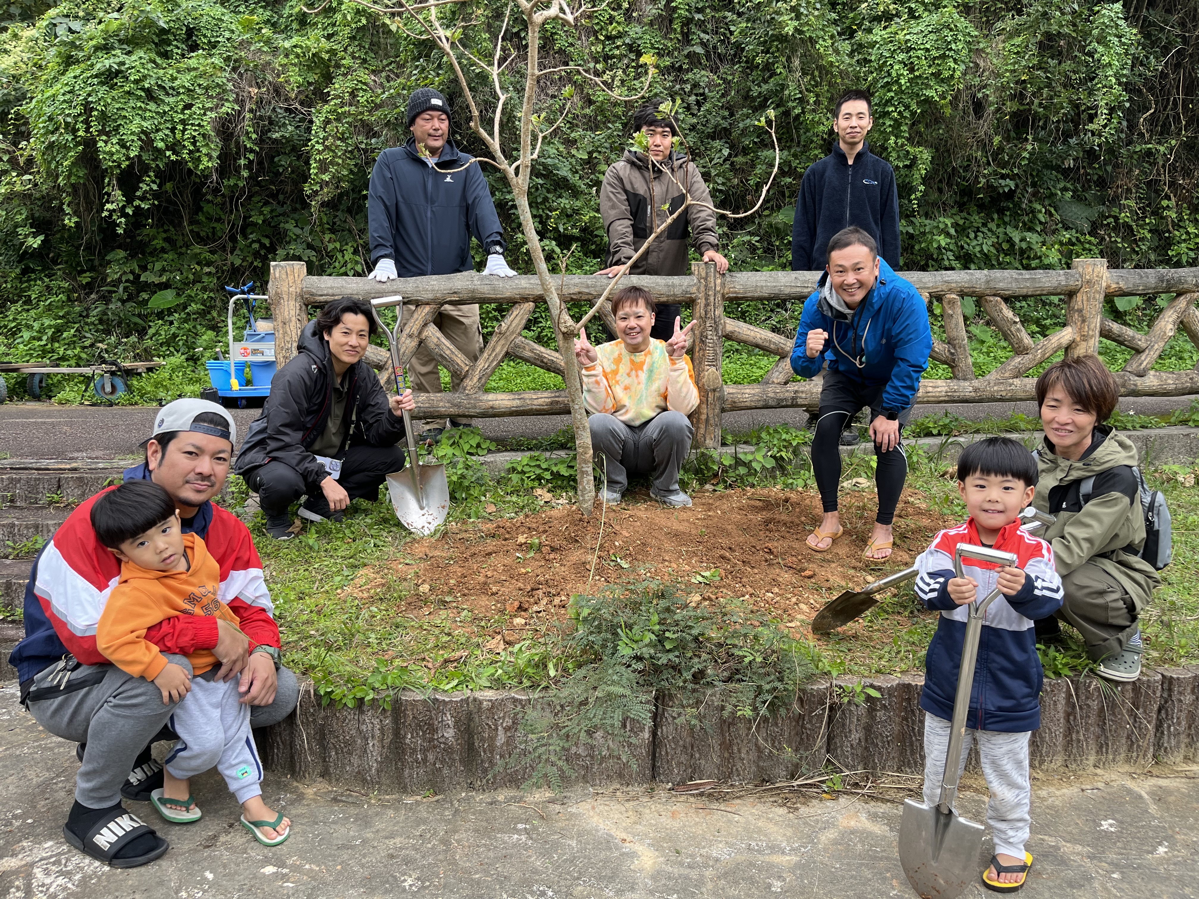 比謝川愛護会_植樹06