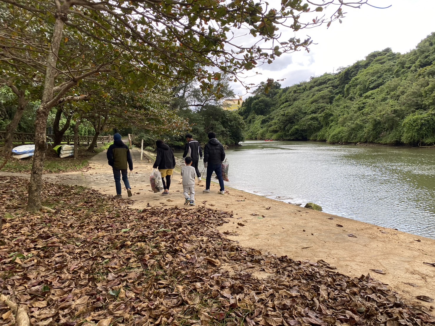 比謝川愛護会_自然体験センター_清掃活動01