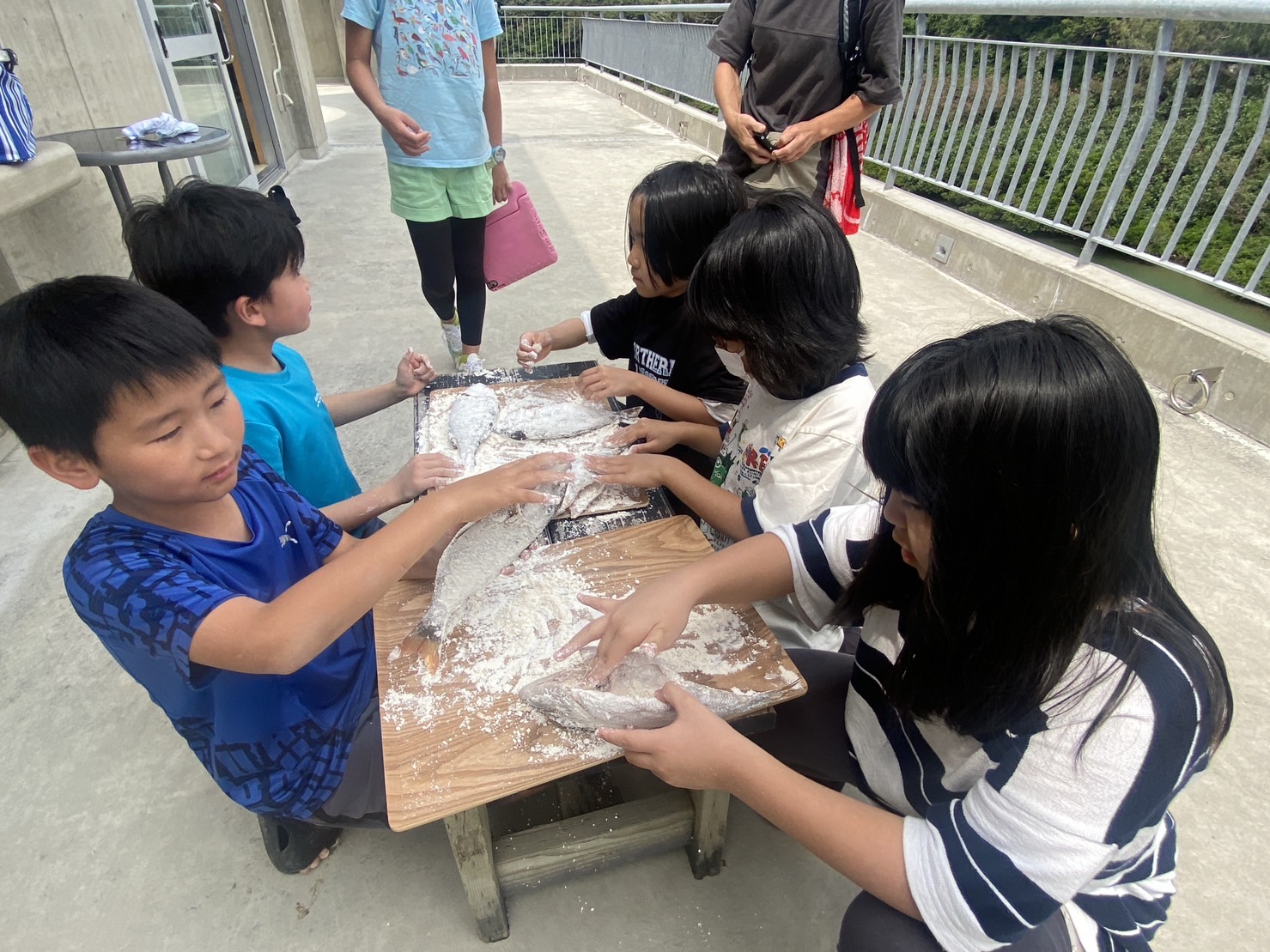 食育：おさかなをさばいてたべよう_比謝川自然体験センター05